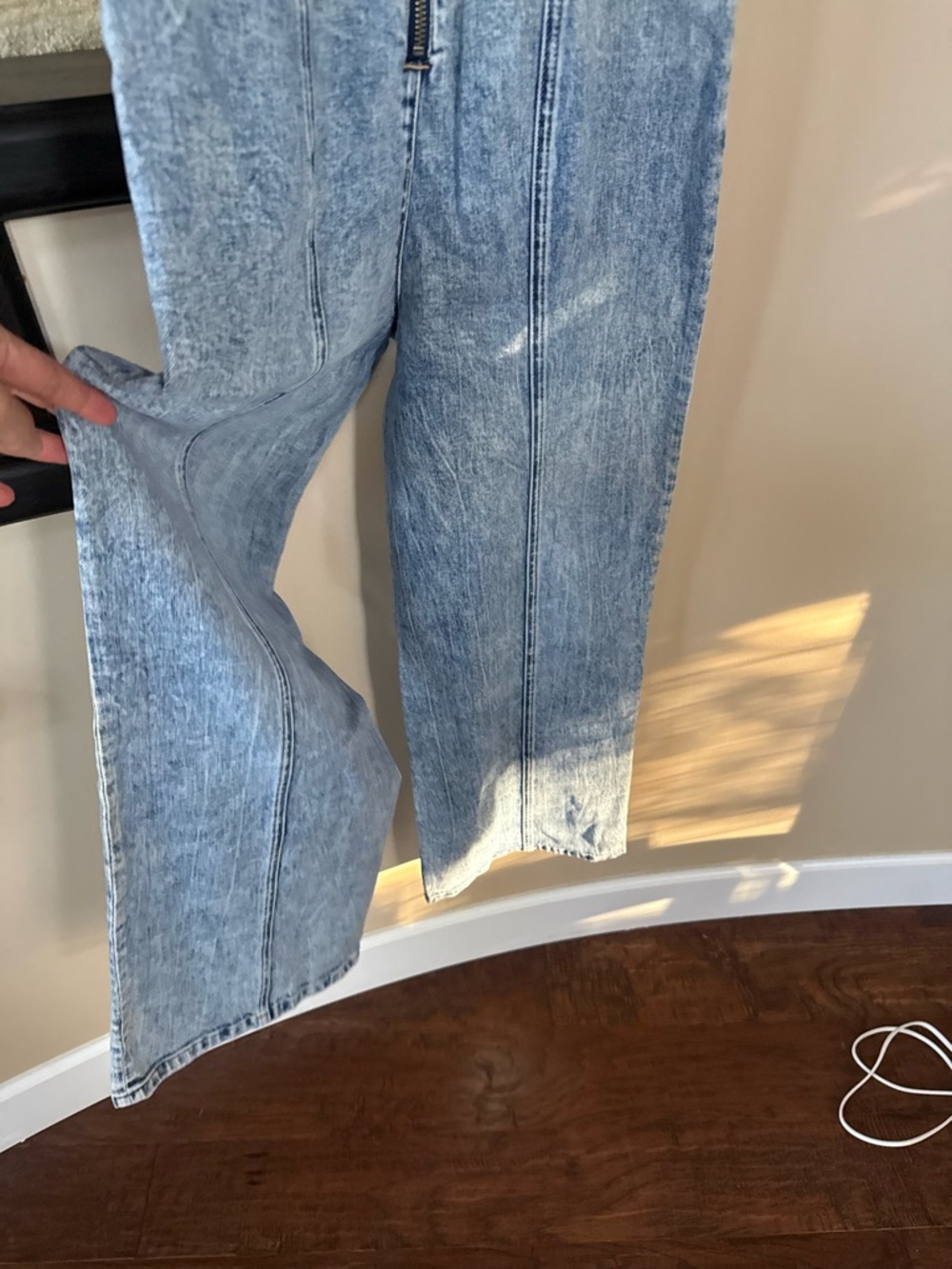 alice + olivia SANDRA DEEP V NECK JUMPSUIT - Picture 8 of 10
